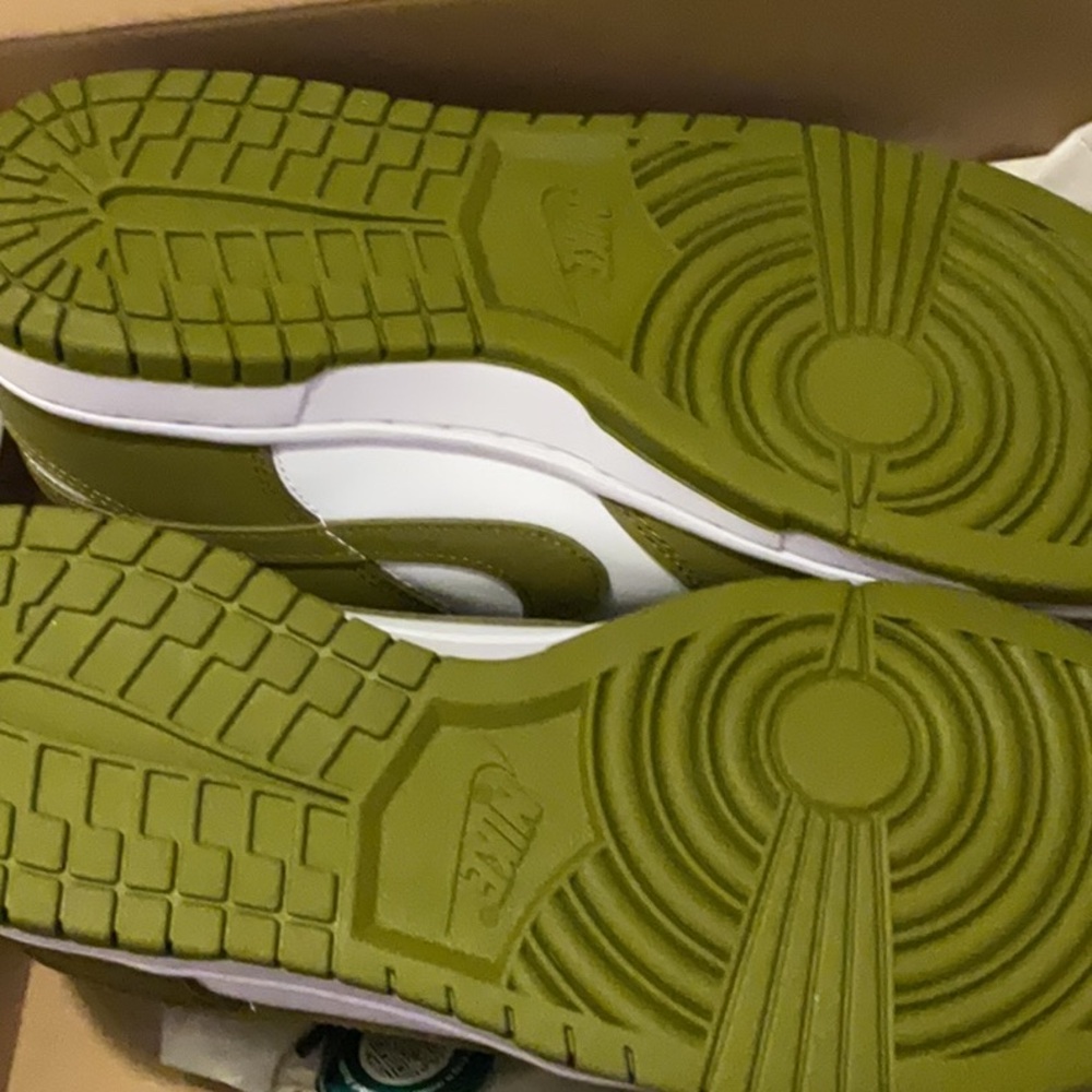 Nike Green and White Sneakers - Picture 4 of 4